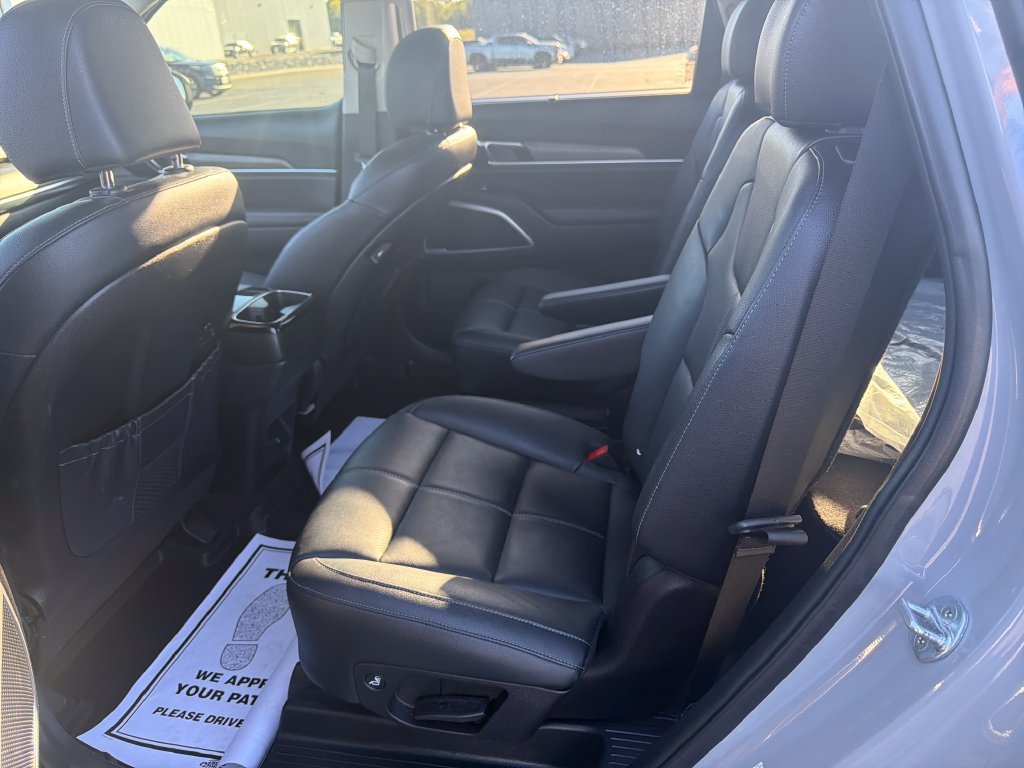 Used 2022 Kia Telluride EX w/ EX Premium Package AWD/4WD image 13