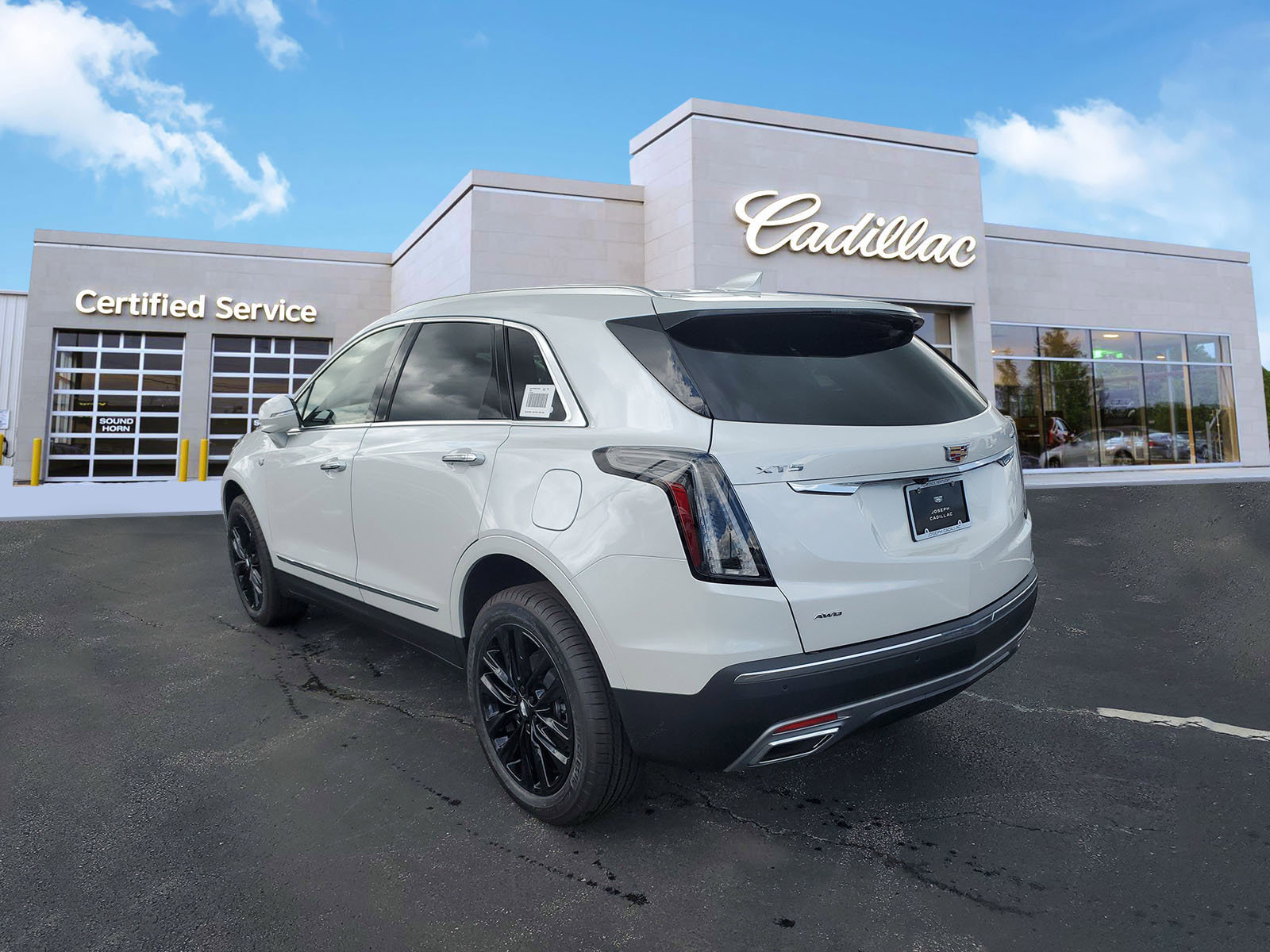 New 2025 Cadillac XT5 Premium Luxury image 2
