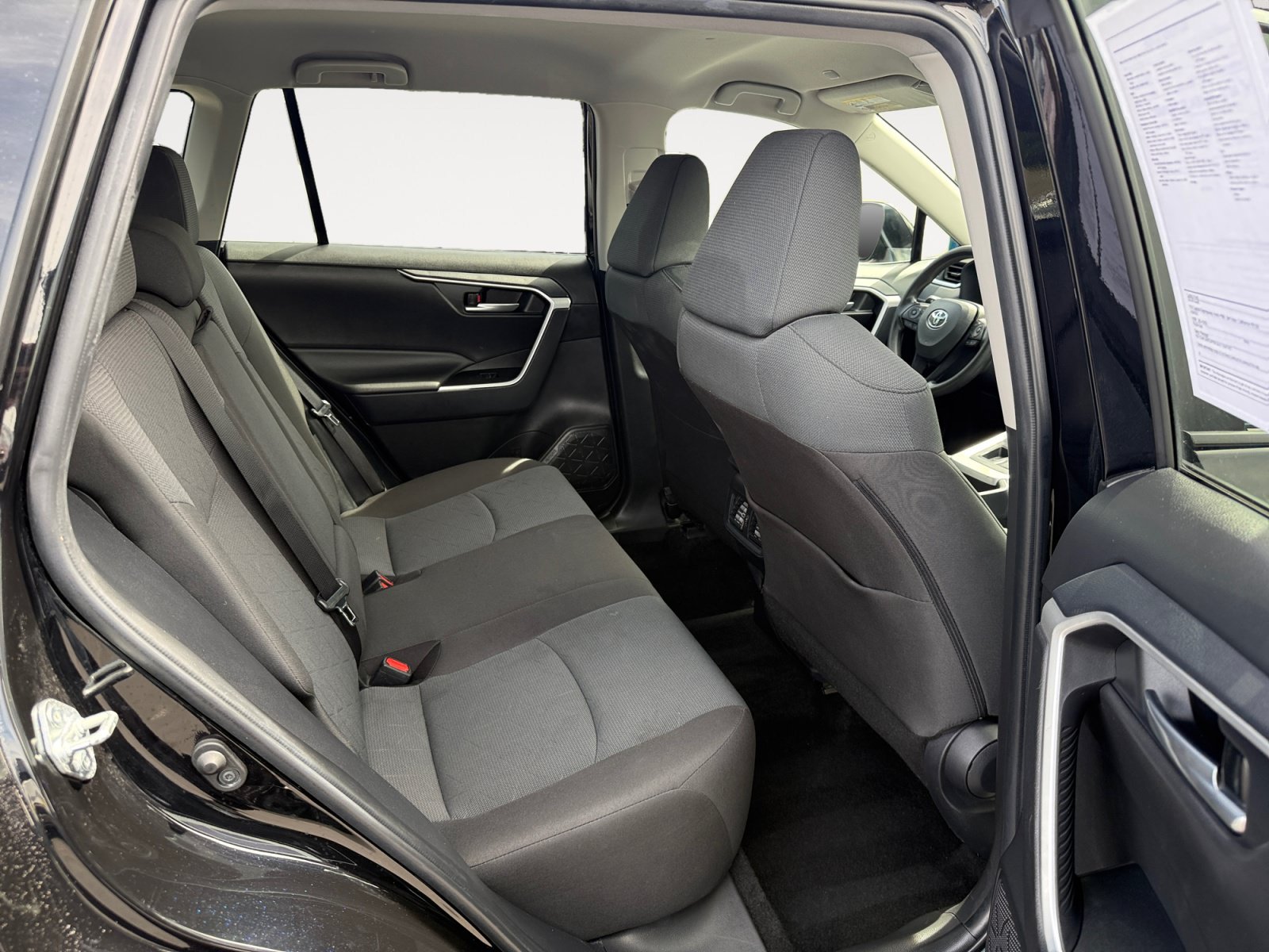 Used 2025 Toyota RAV4 XLE FWD image 18