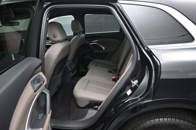 Certified 2025 Audi Q5 Premium w/ Convenience Package AWD/4WD image 29