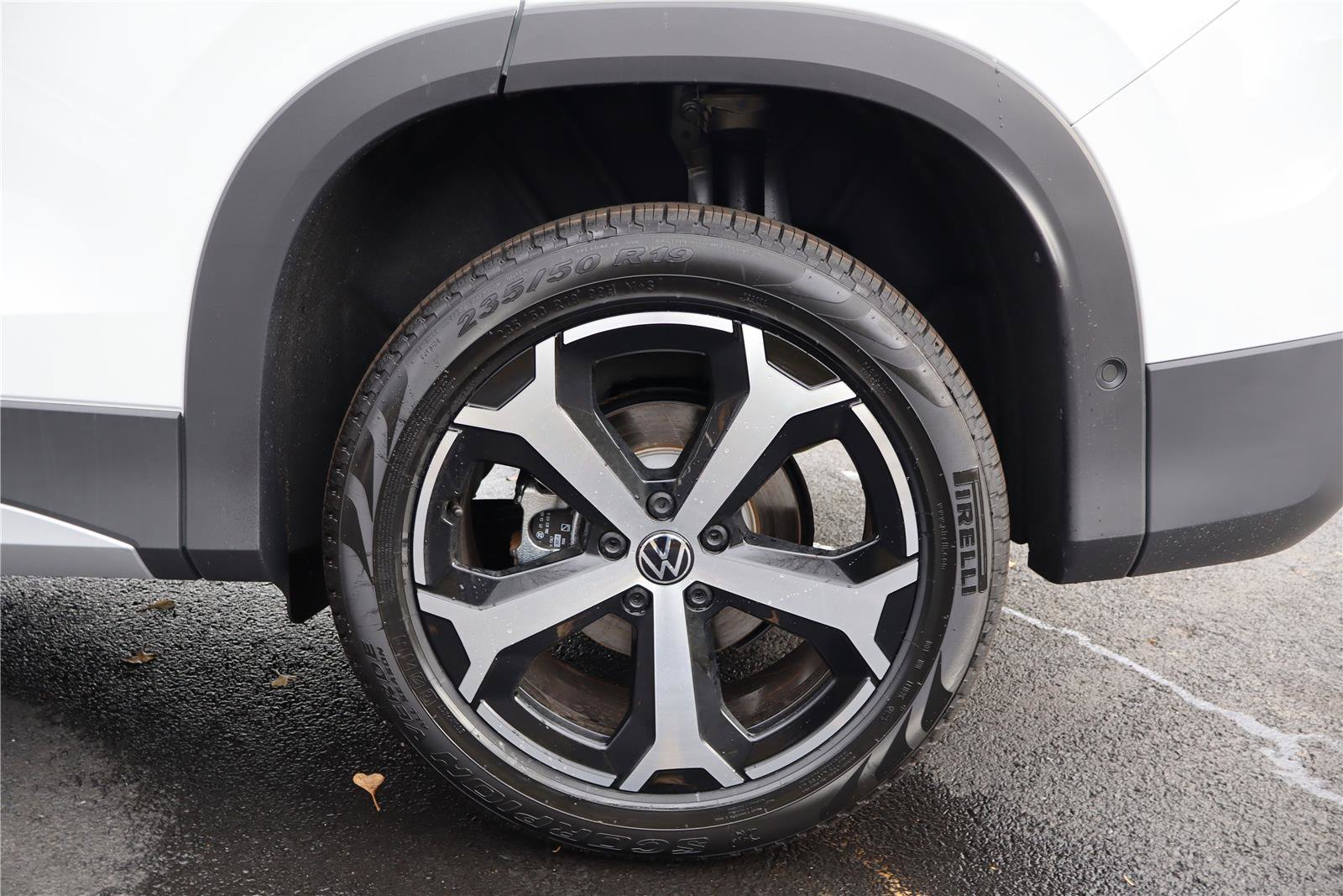 New 2026 Volkswagen Tiguan SE image 10