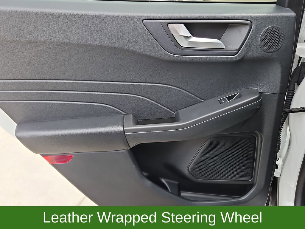 Used 2021 Ford Escape Titanium w/ Class II Trailer Tow Package image 32