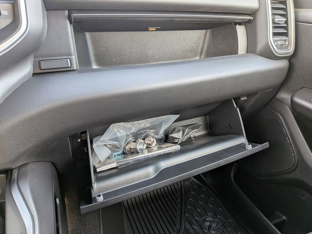 New 2026 RAM 1500 4x4 Crew Cab image 26