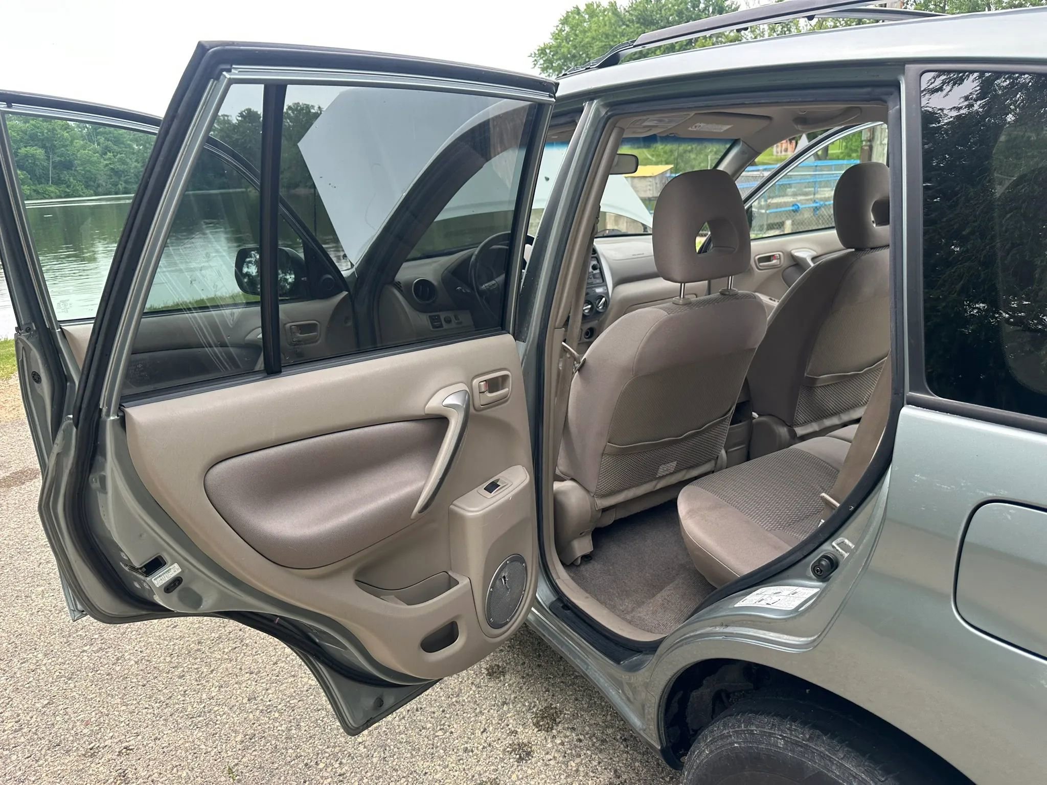 Used 2005 Toyota RAV4 4WD image 10
