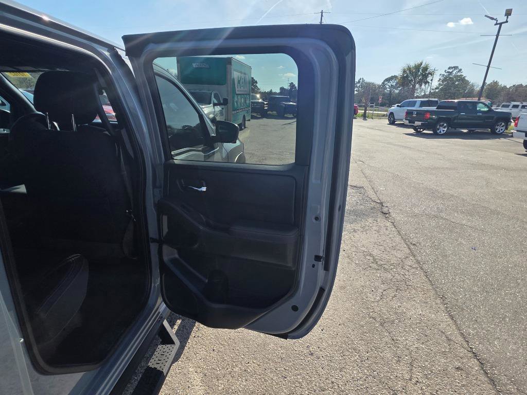 Used 2023 Nissan Frontier Pro-X w/ Pro Convenience Package RWD image 13