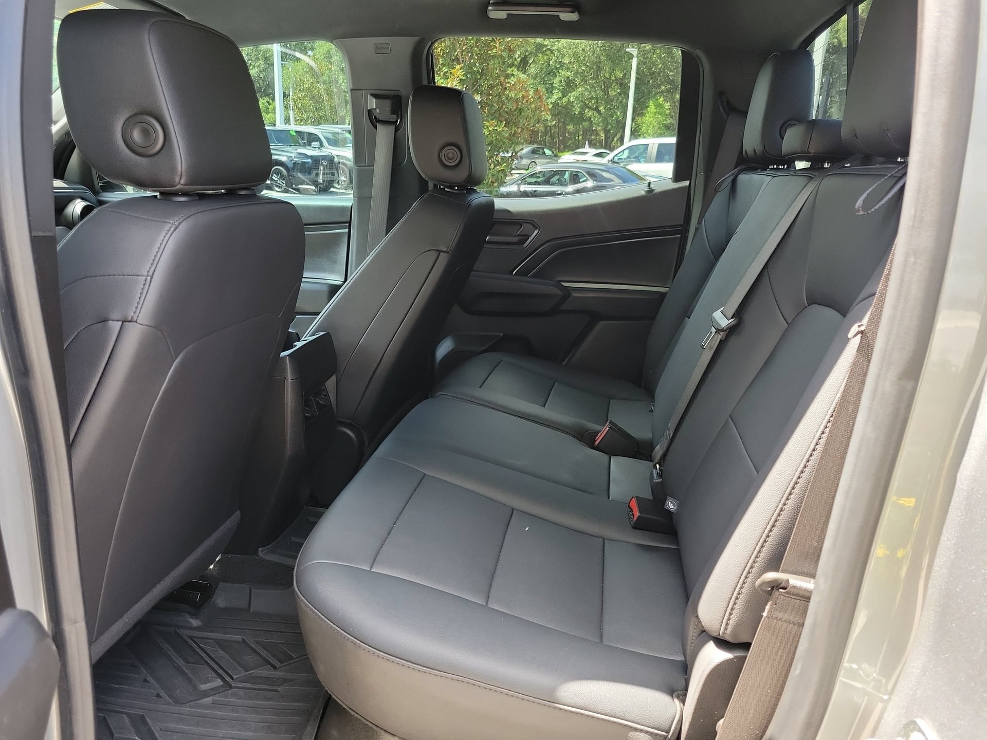 Used 2024 Chevrolet Colorado Trail Boss w/ Safety Package AWD/4WD image 13