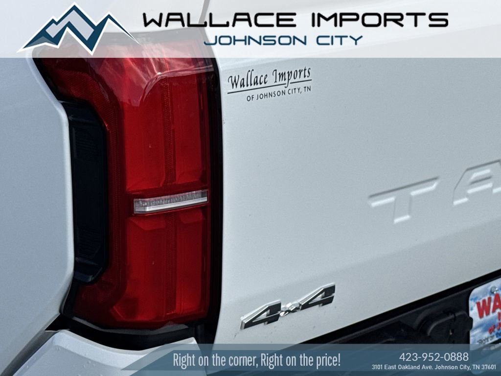 Used 2025 Toyota Tacoma SR5 AWD/4WD image 12