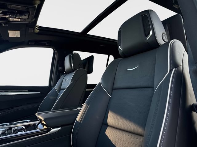 New 2026 Cadillac Escalade Sport w/ Touring Package AWD/4WD image 17