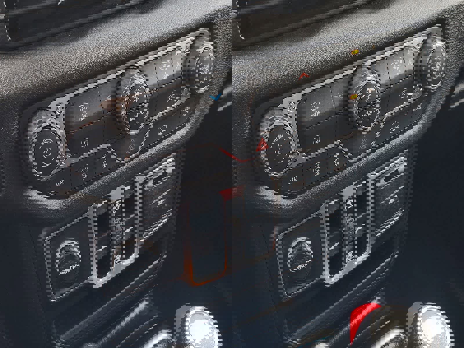 Used 2025 Jeep Wrangler Sport S image 16