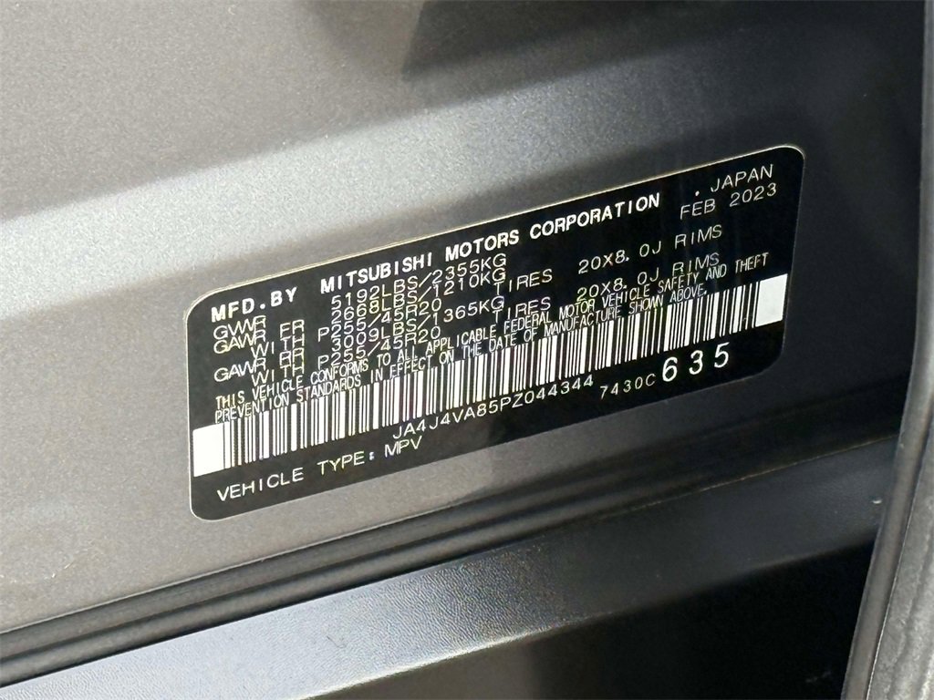 Used 2023 Mitsubishi Outlander AWD image 36