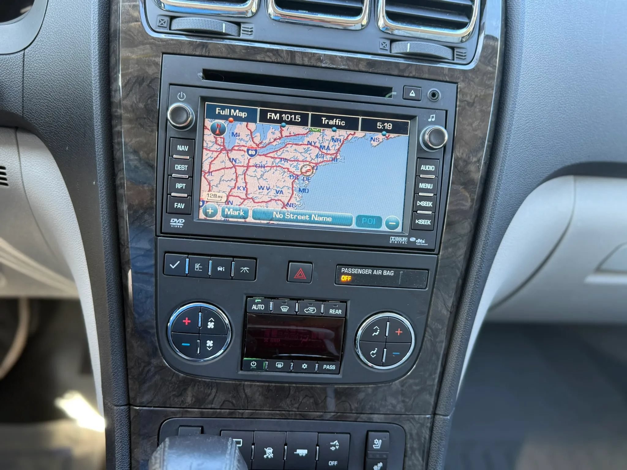 Used 2011 GMC Acadia Denali AWD/4WD image 30