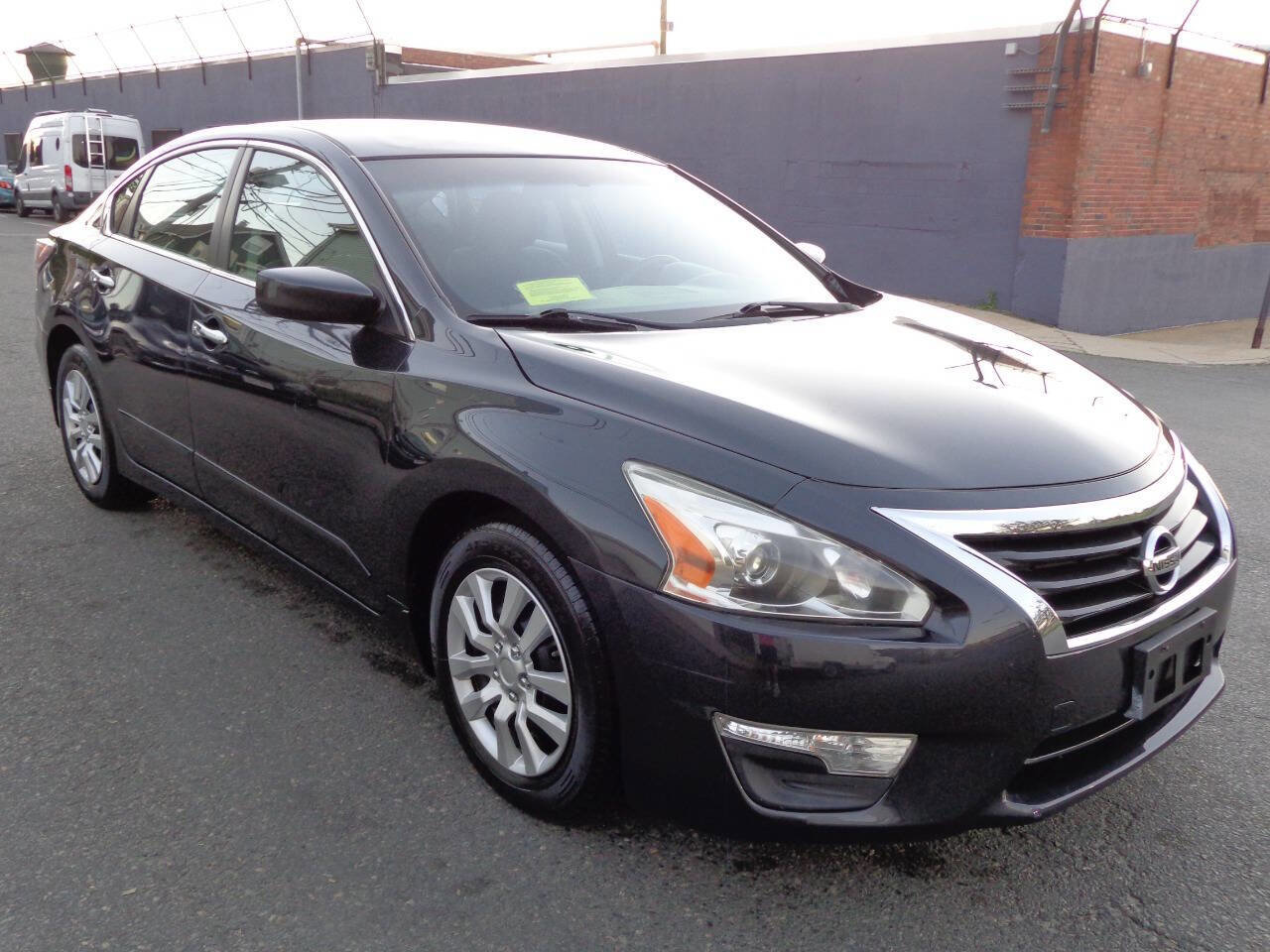 Used 2015 Nissan Altima 2.5 S w/ Power Driver Seat Package image 2
