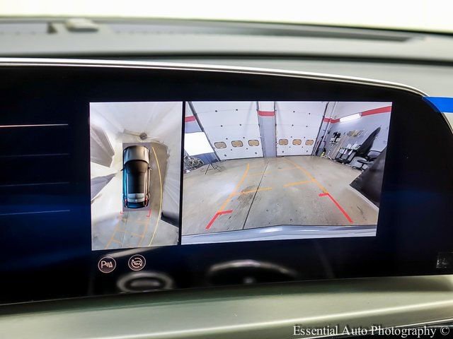 New 2025 Cadillac Lyriq Luxury w/ LPO, Floor Liner Package AWD/4WD image 15