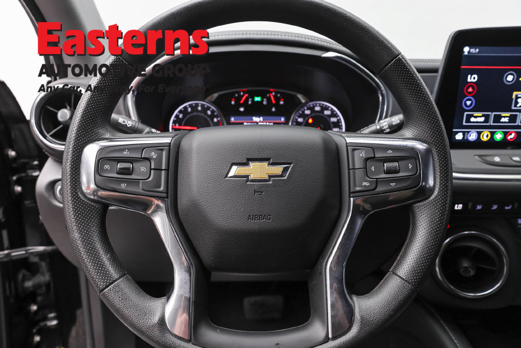 Used 2025 Chevrolet Blazer LT FWD image 12