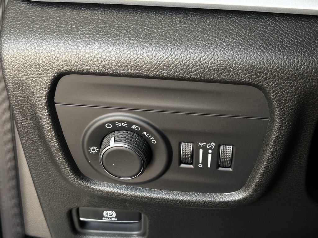 New 2026 Jeep Grand Cherokee Altitude AWD/4WD image 20
