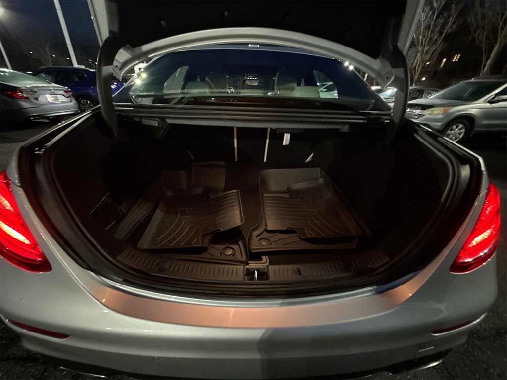 Used 2018 Mercedes-Benz E 300 4MATIC image 21