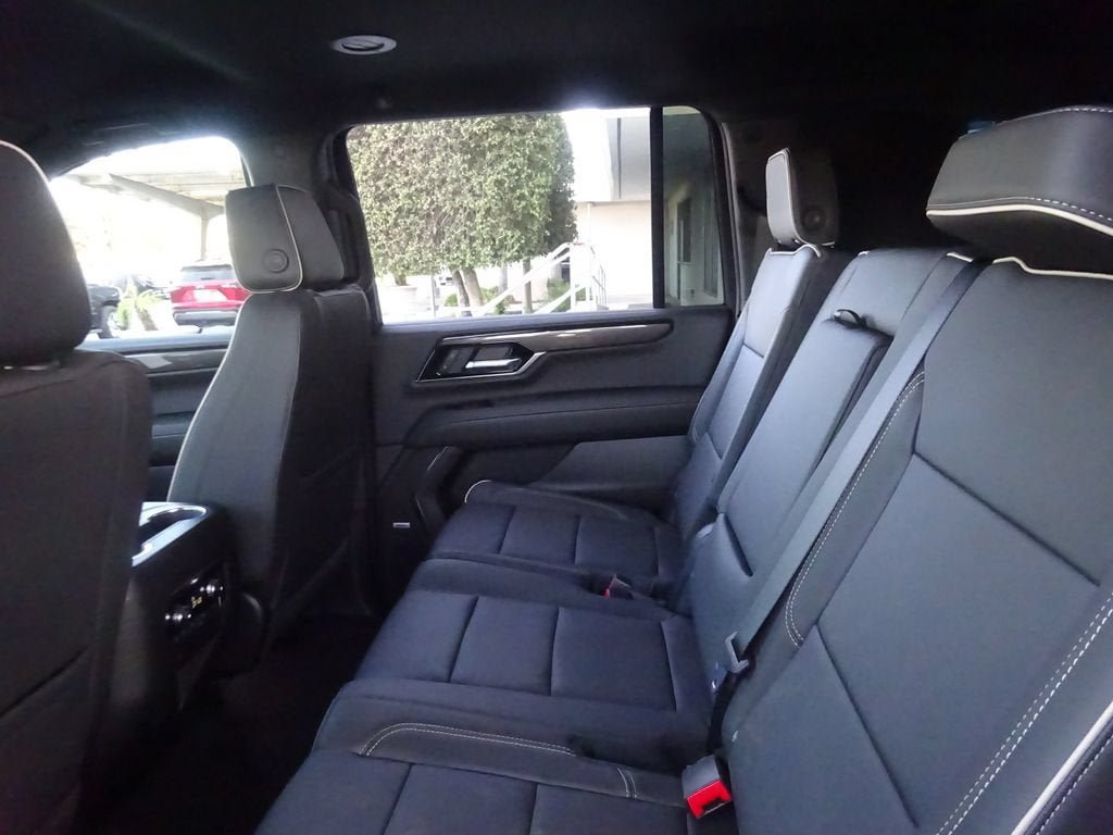 New 2026 GMC Yukon XL Elevation AWD/4WD image 19