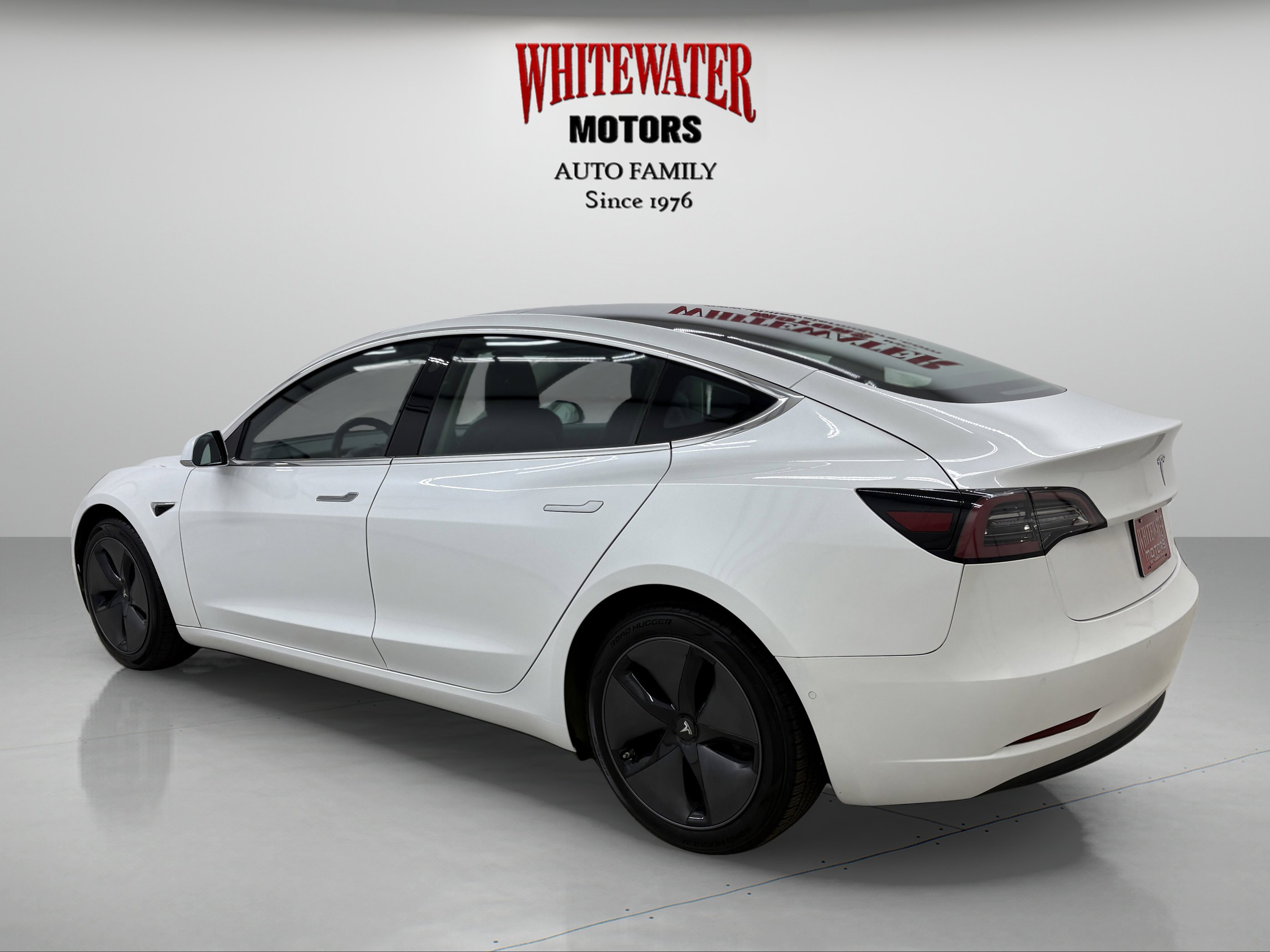 Used 2019 Tesla Model 3 Standard Range Plus image 2