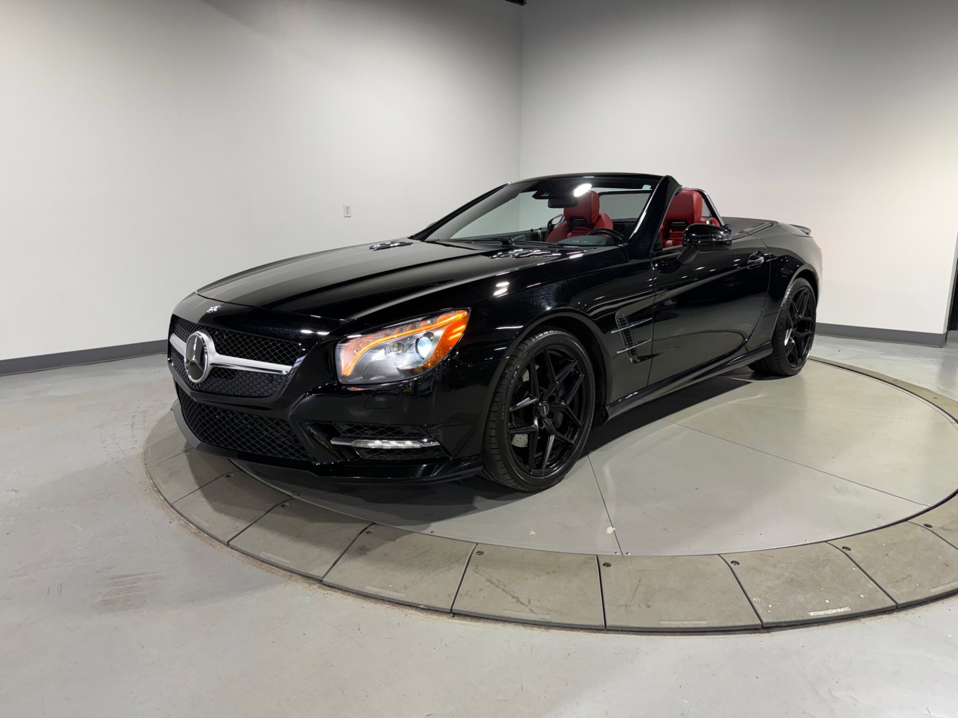 Used 2016 Mercedes-Benz SL 550 image 6