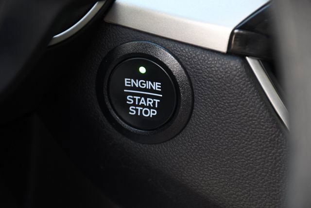 Used 2022 Ford Escape SE image 18