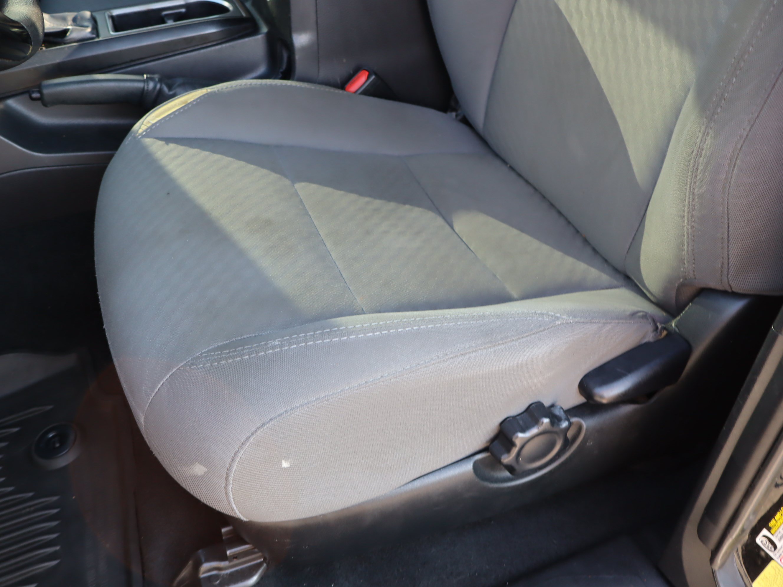 Used 2022 Toyota Tacoma SR RWD image 19