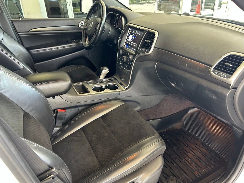 Used 2018 Jeep Grand Cherokee Altitude AWD/4WD image 24