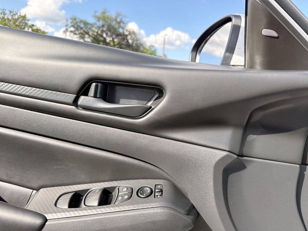 Used 2023 Nissan Altima 2.5 S image 12