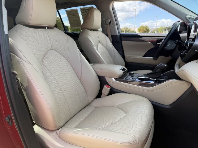 Used 2023 Toyota Highlander Limited AWD/4WD image 27