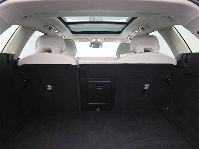 Used 2024 Volvo XC60 B5 Plus image 33