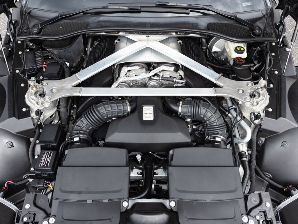 Used 2021 Aston Martin V8 Vantage Roadster RWD image 67