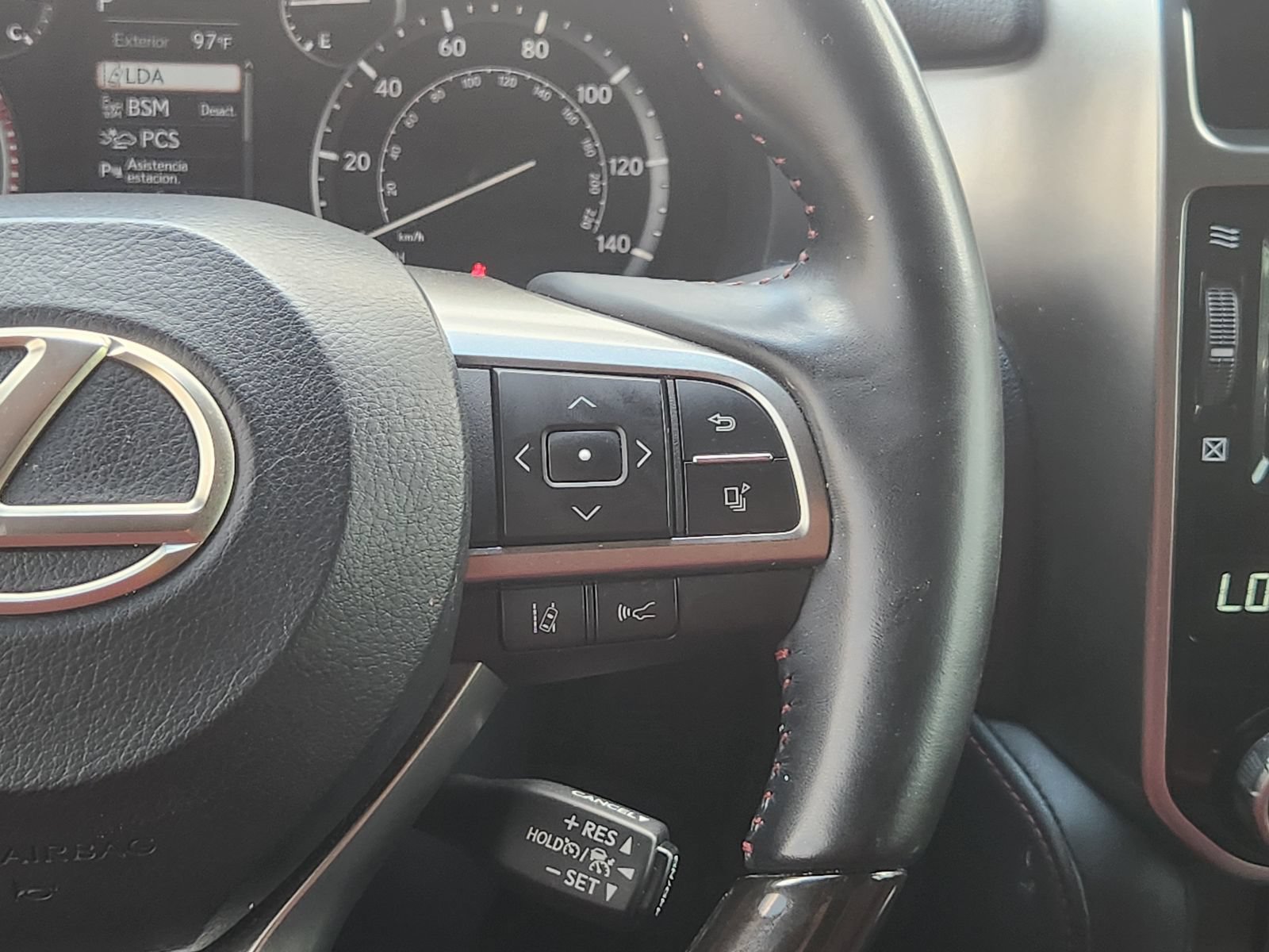 Used 2023 Lexus GX 460 Premium w/ Premium Package AWD/4WD image 32