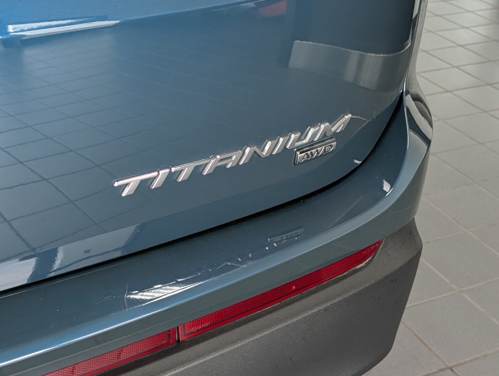 Used 2016 Ford Edge Titanium w/ Equipment Group 301A AWD/4WD image 4