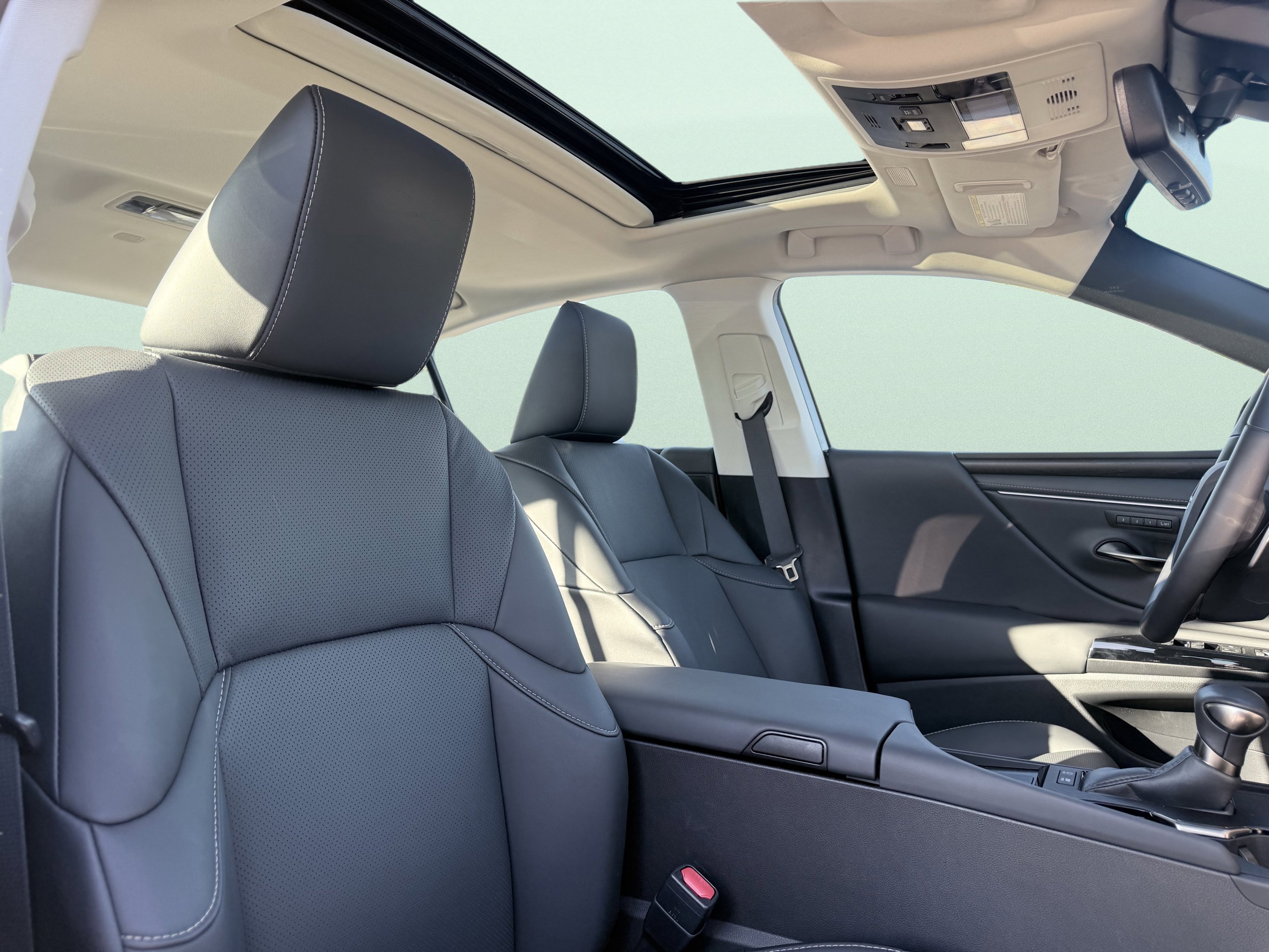 Used 2025 Lexus ES 300h ES 300h F SPORT Design w/ Premium Package image 25