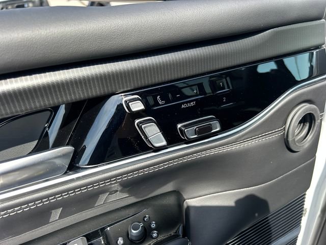 New 2026 Jeep Grand Wagoneer Summit image 32