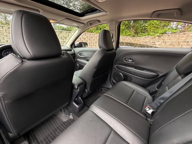 Used 2020 Honda HR-V Touring image 32