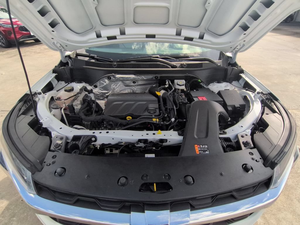 Used 2025 Chevrolet Trax LS FWD image 34