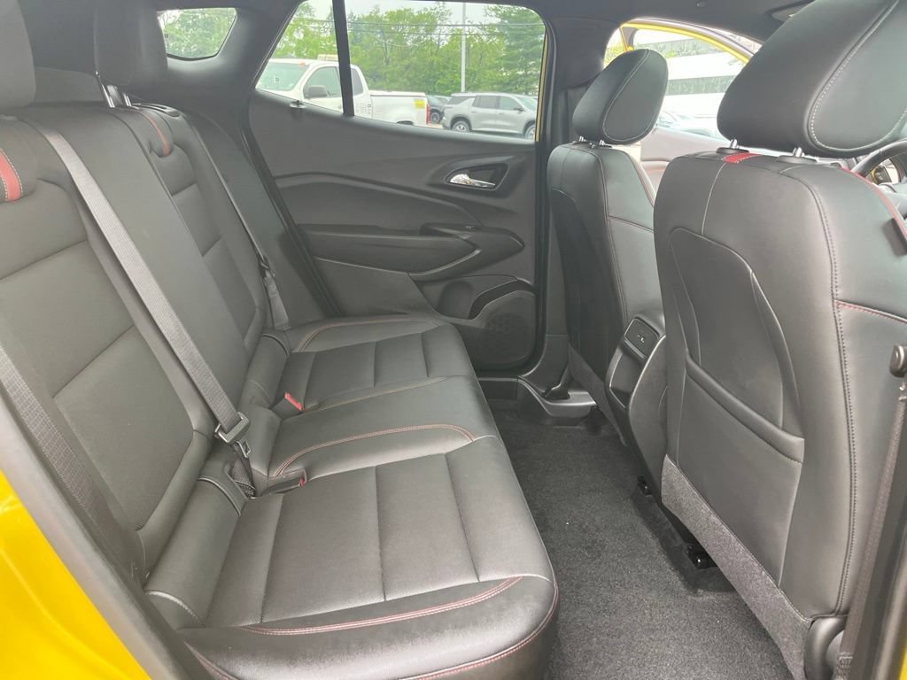 Used 2024 Chevrolet Trax RS w/ Sunroof Package FWD image 43