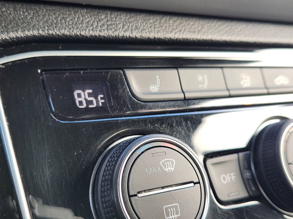 Used 2021 Volkswagen Atlas Cross Sport SEL Premium image 15