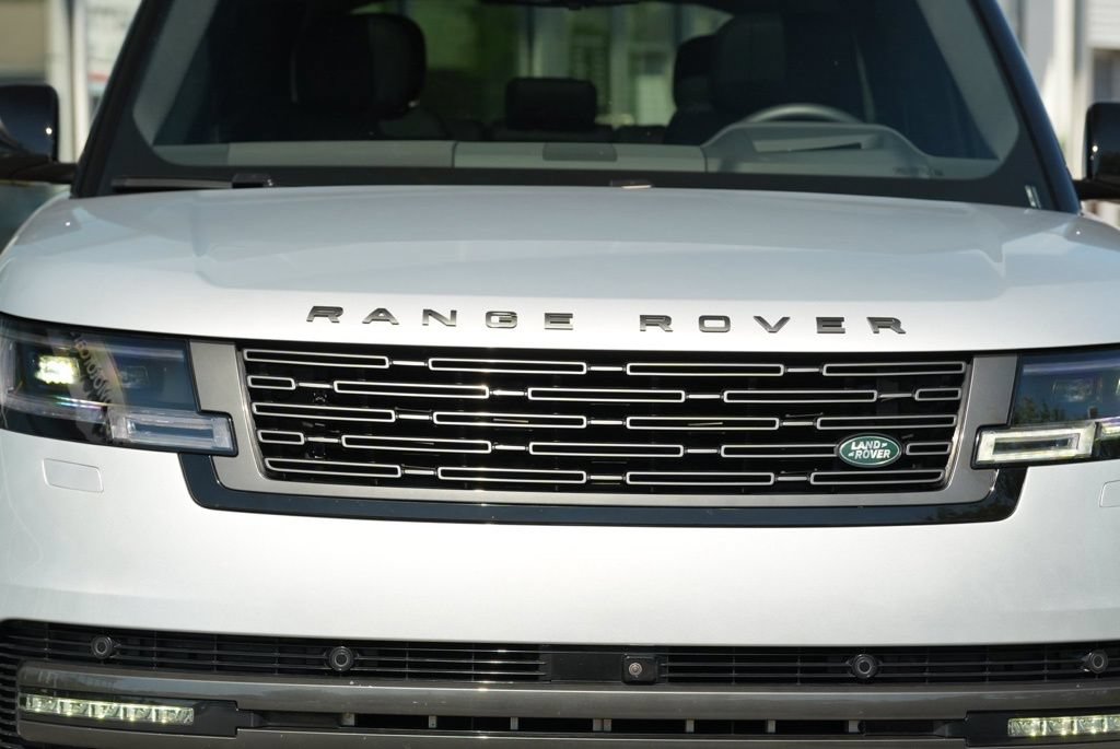Used 2025 Land Rover Range Rover SE AWD/4WD image 28