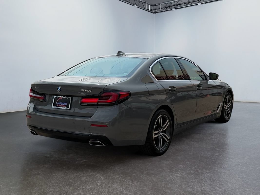 Used 2022 BMW 530i xDrive w/ Convenience Package AWD/4WD image 5