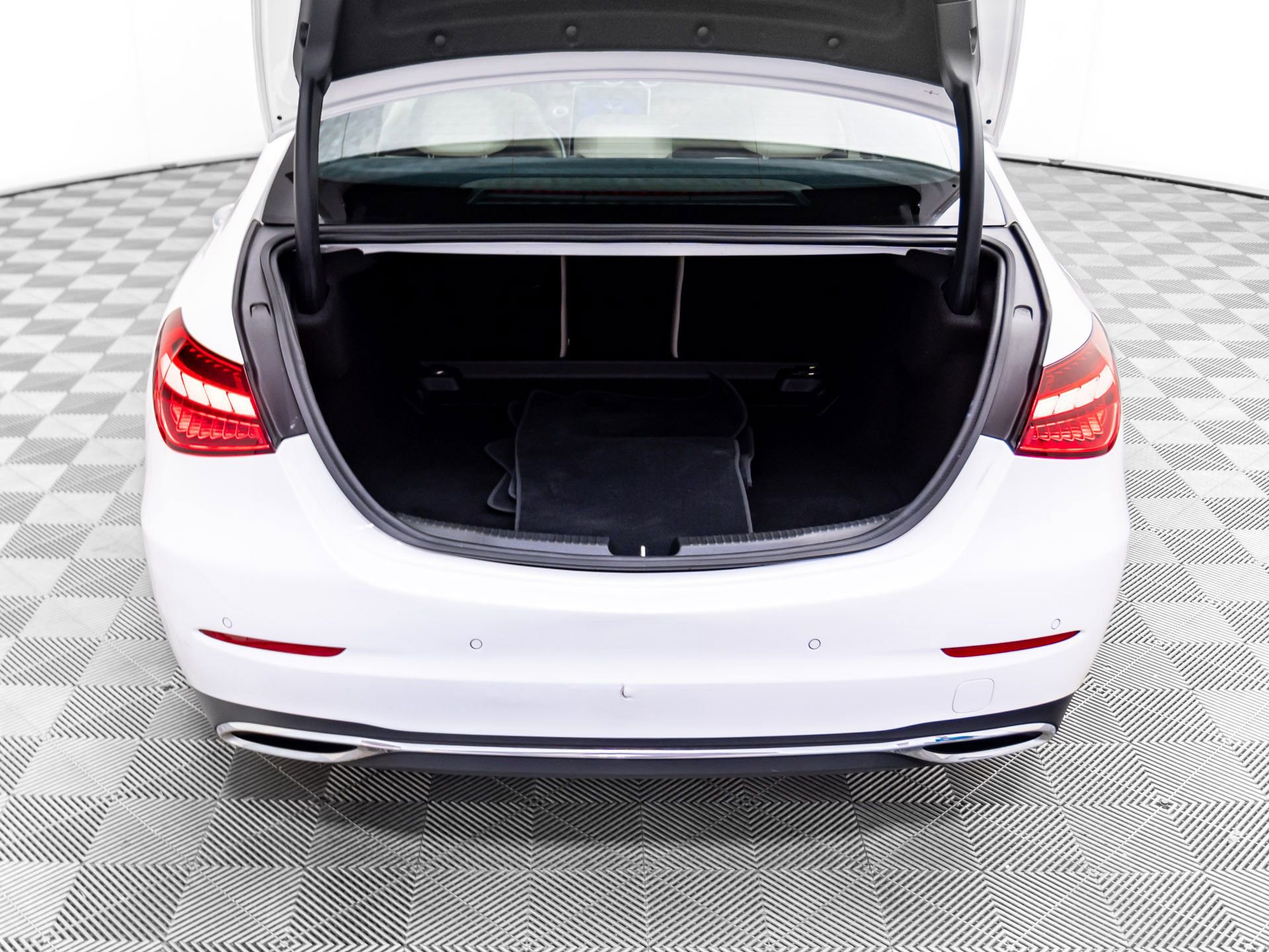 Certified 2023 Mercedes-Benz C 300 4MATIC Sedan image 33