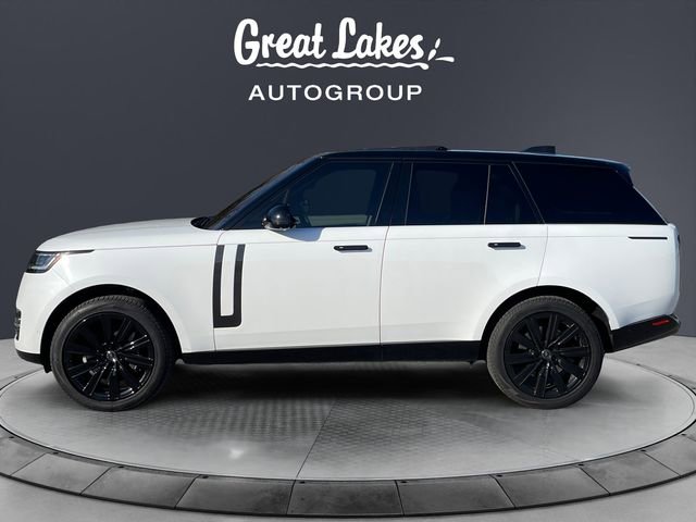 Used 2023 Land Rover Range Rover SE image 3