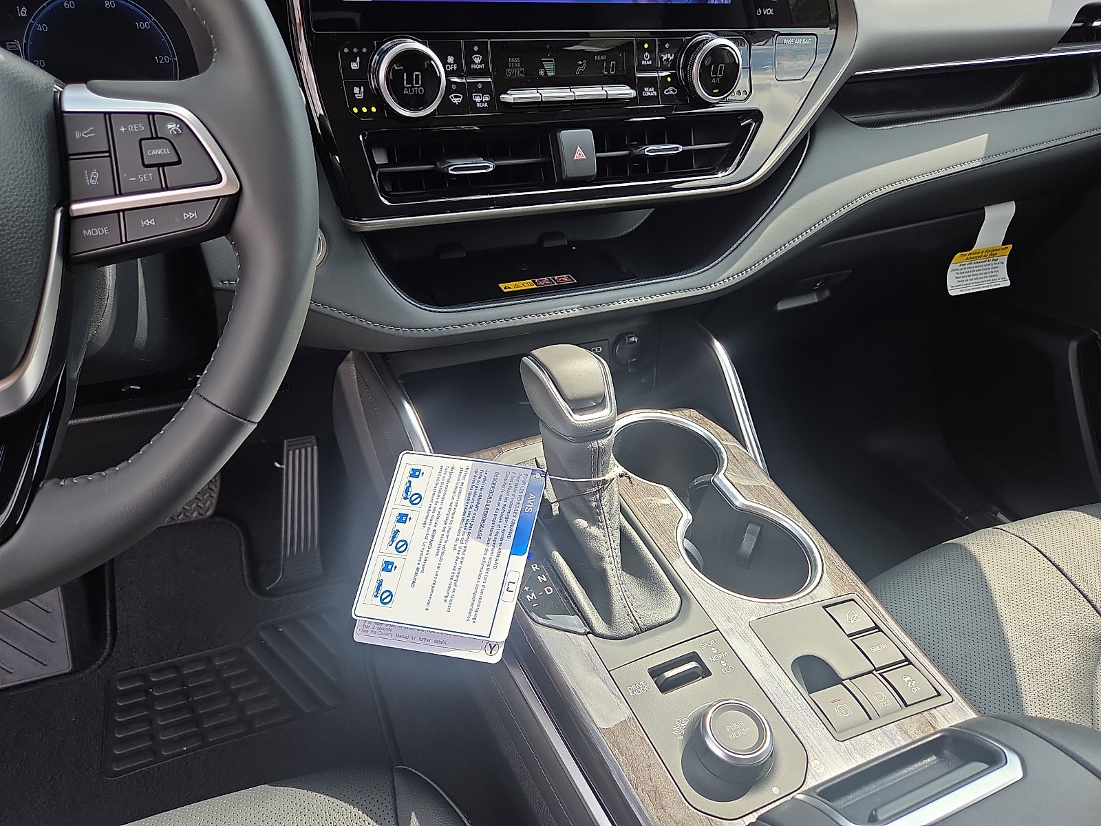 New 2026 Toyota Highlander Limited AWD/4WD image 15