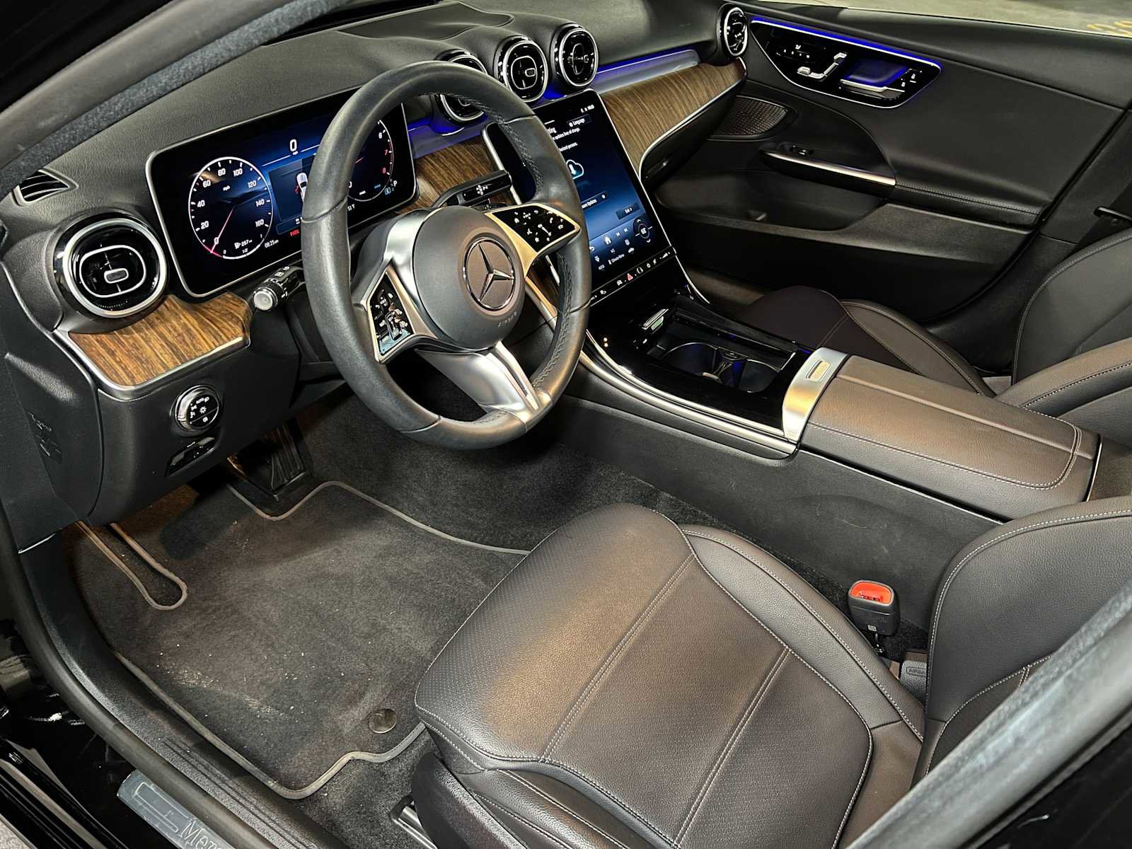 Used 2025 Mercedes-Benz C 300 4MATIC Sedan image 25