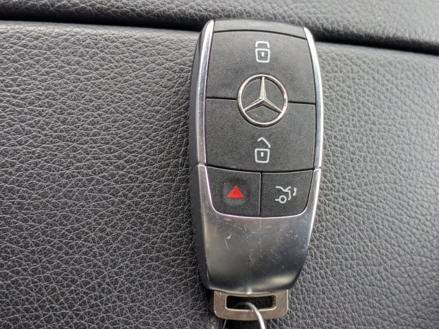 Used 2024 Mercedes-Benz GLS 450 4MATIC image 31