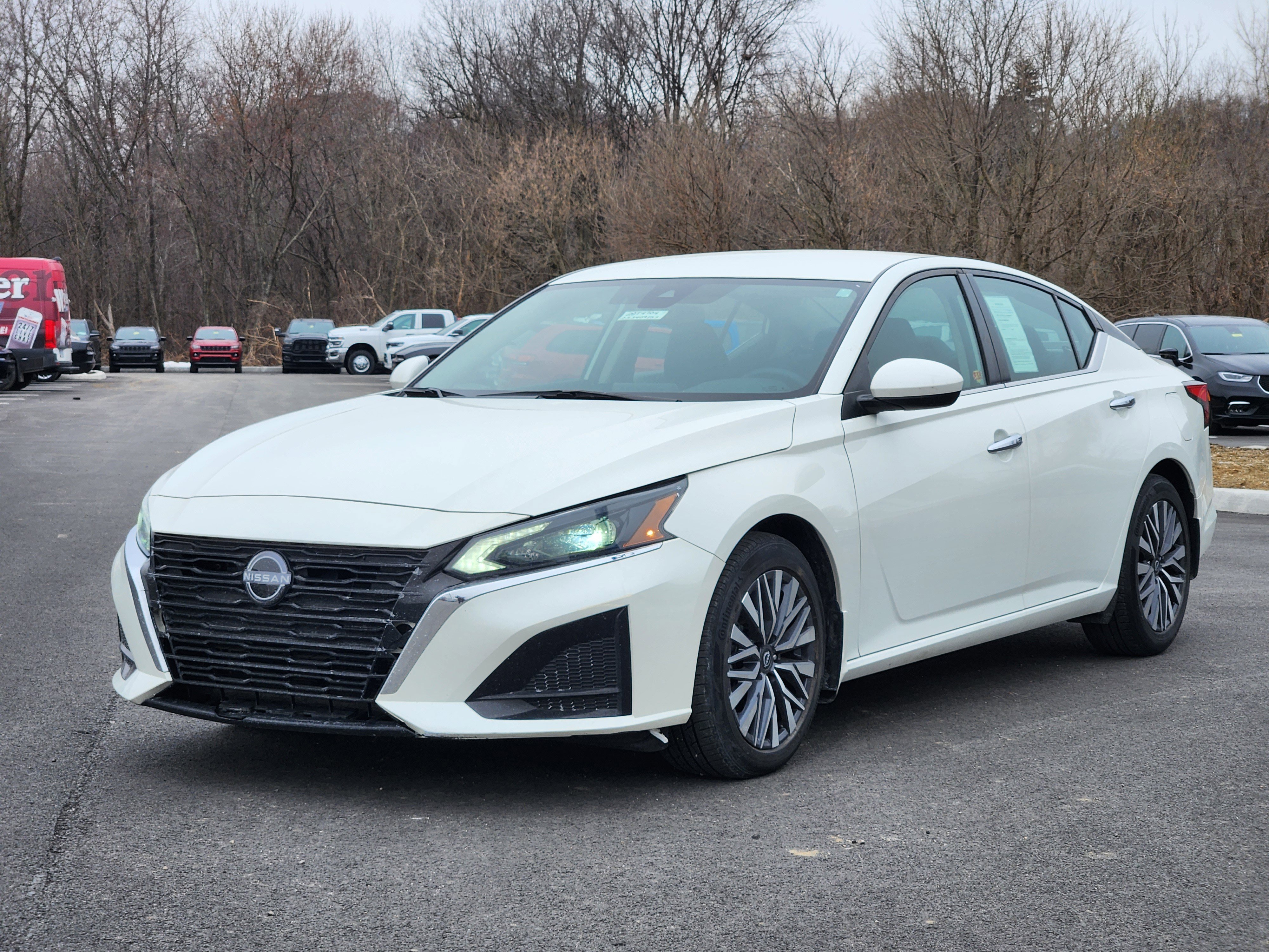 Used 2023 Nissan Altima 2.5 SV image 12