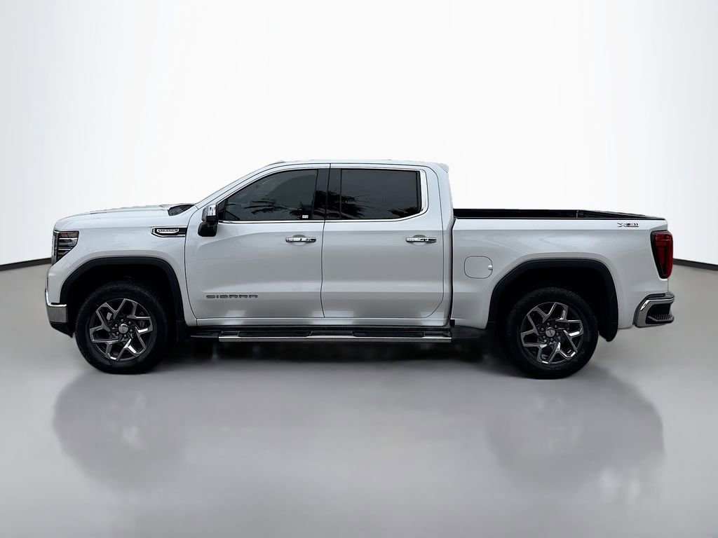 Used 2023 GMC Sierra 1500 SLT AWD/4WD image 4