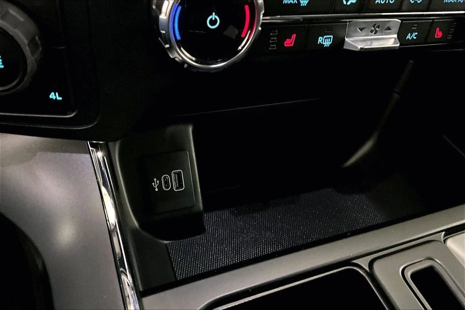 New 2025 Ford F150 XLT w/ Equipment Group 302A MID image 31