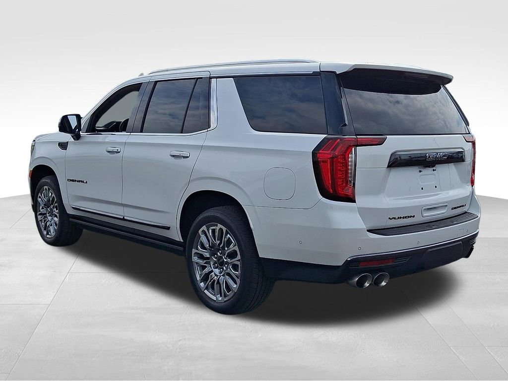 Used 2023 GMC Yukon Denali Ultimate w/ LPO, Floor Liner Package AWD/4WD image 4