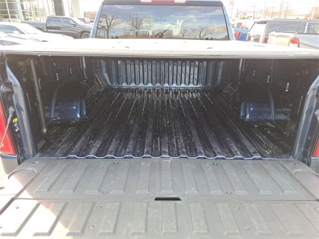 Used 2021 Chevrolet Silverado 1500 Custom w/ LPO, Dark Essentials Package image 5